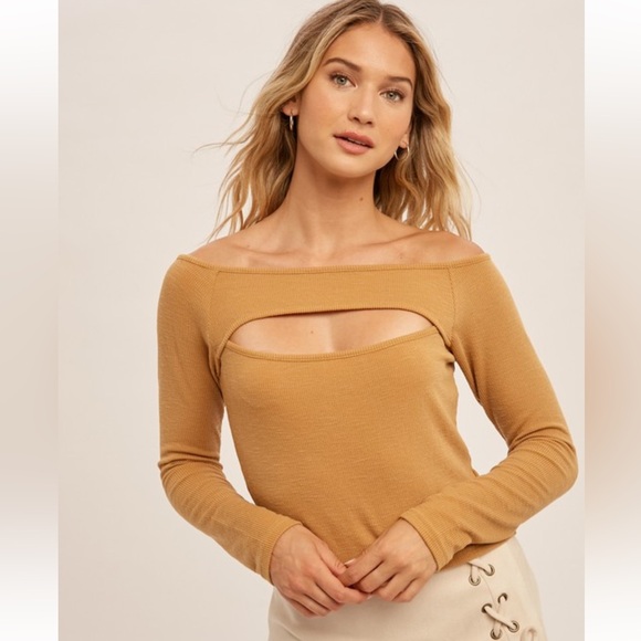 Tops - Cut Out Front Detail Knit Crop Top